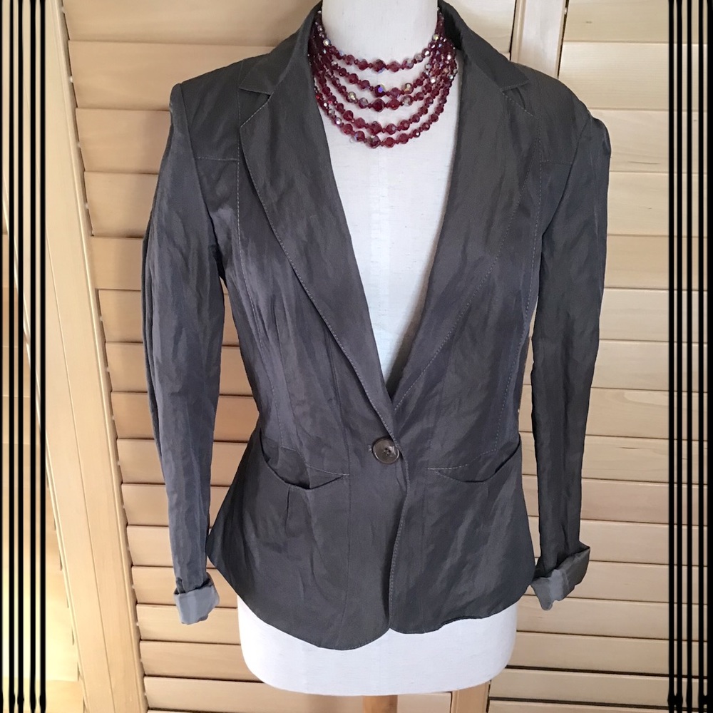 🎉HOST PICK🎉 Grey blazer